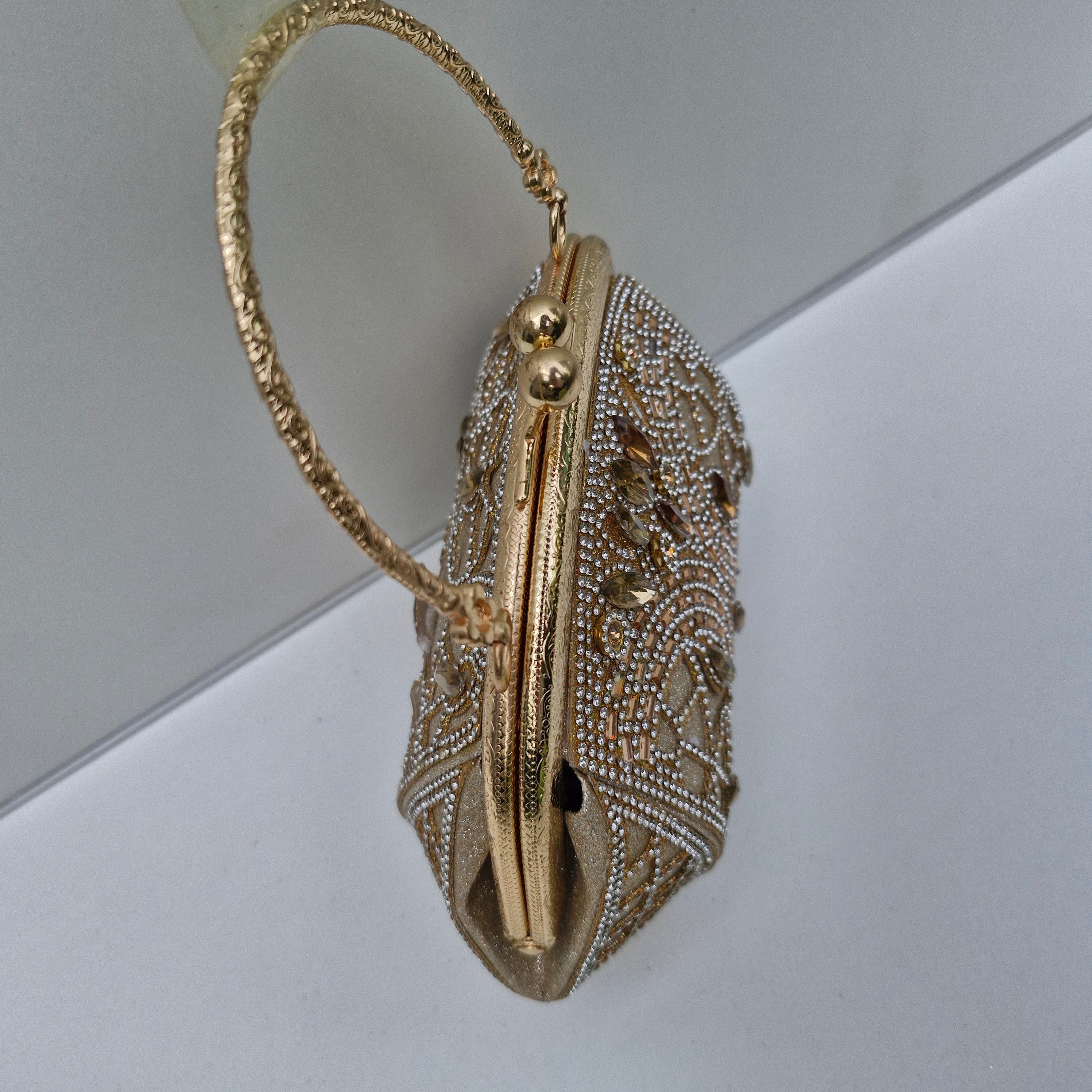 Silk Leaf Fancy Clutch 01