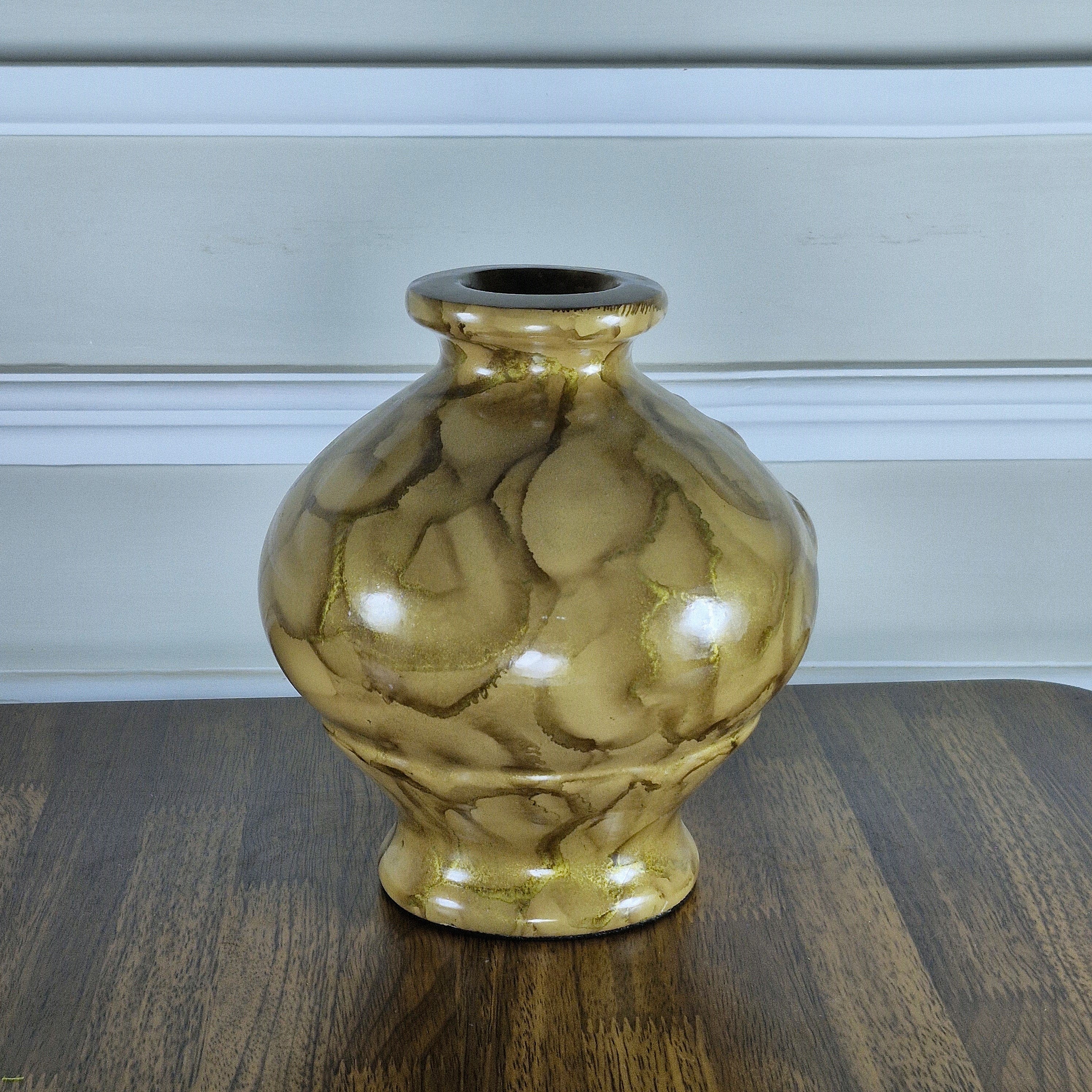 Glossy Gold Patterned Ceramic Vase with Artificial Flowers (Each)